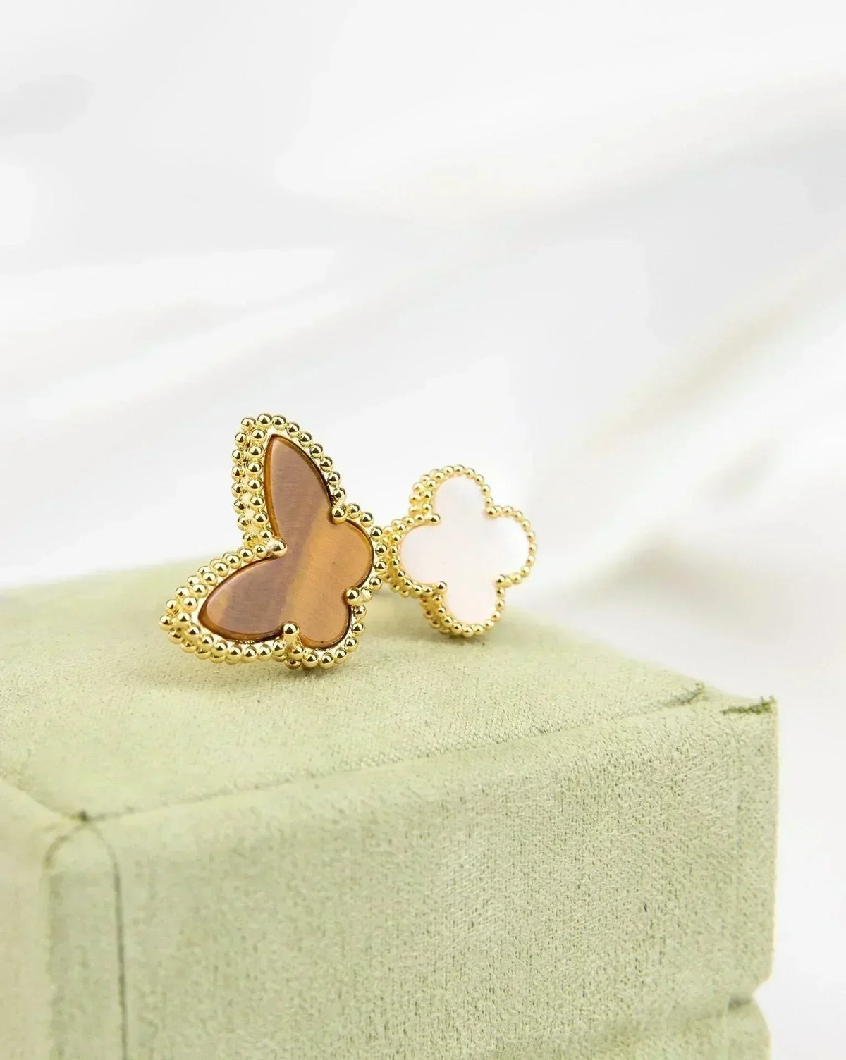 [⭐Veyra]LUCKY BETWEEN THE FINGER RING