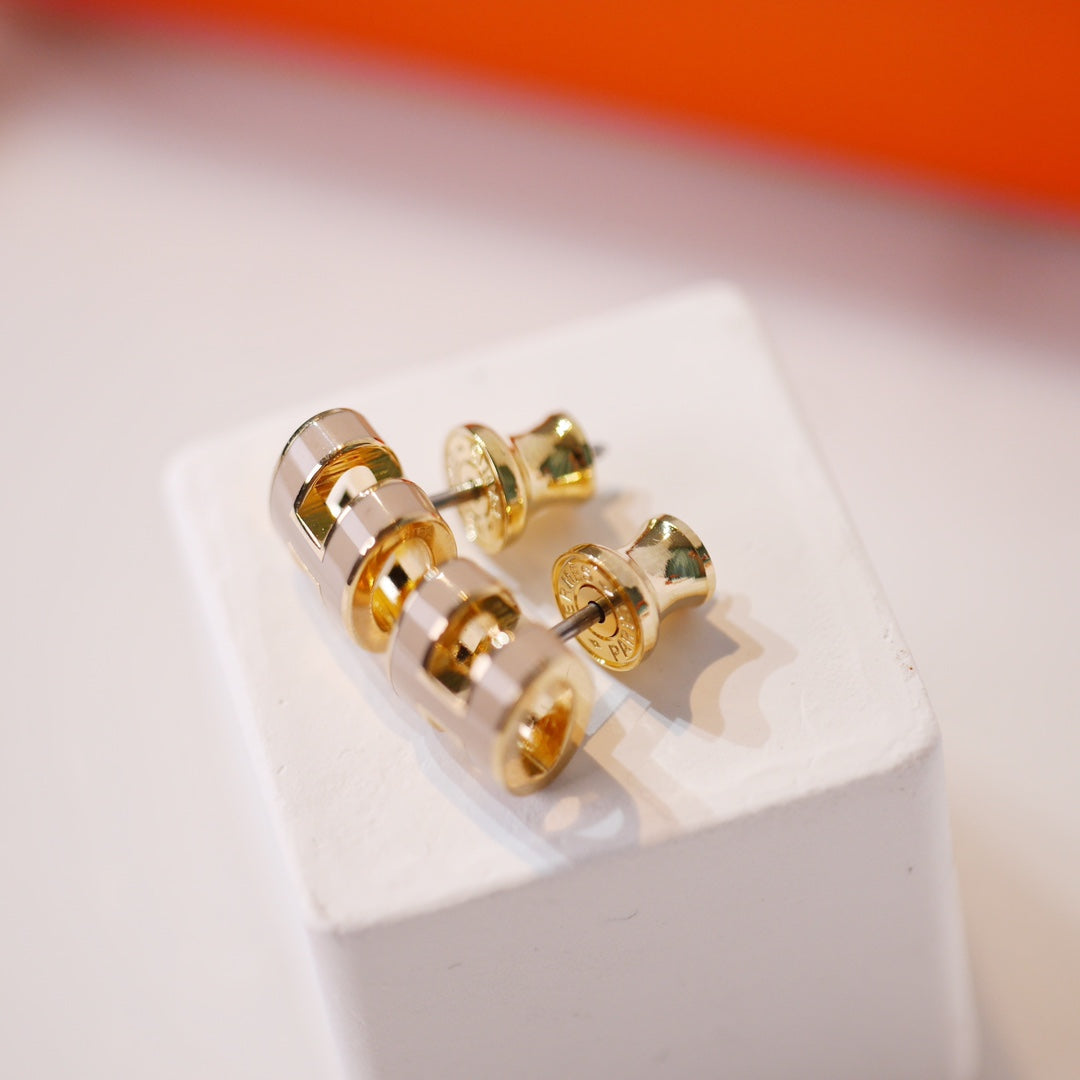 [⭐Veyra]MINI POP H GOLD EARRINGS GREY