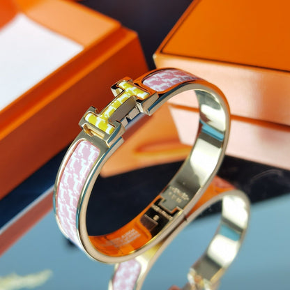 [⭐Veyra]H HORSE BRACELET 12MM