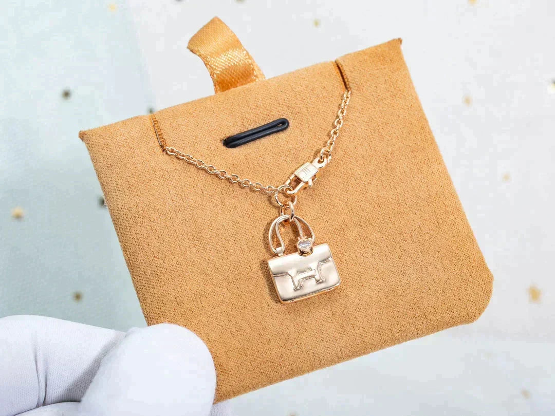 [⭐Veyra]AMULETTE PEDANT ROSE GOLD NECKLACE