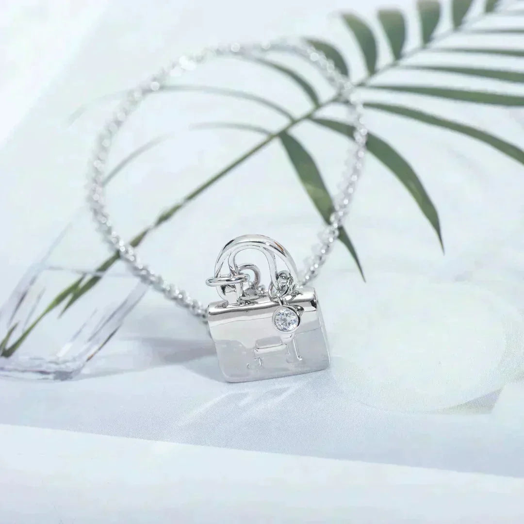 [⭐Veyra]AMULETTE PEDANT SILVER NECKLACE