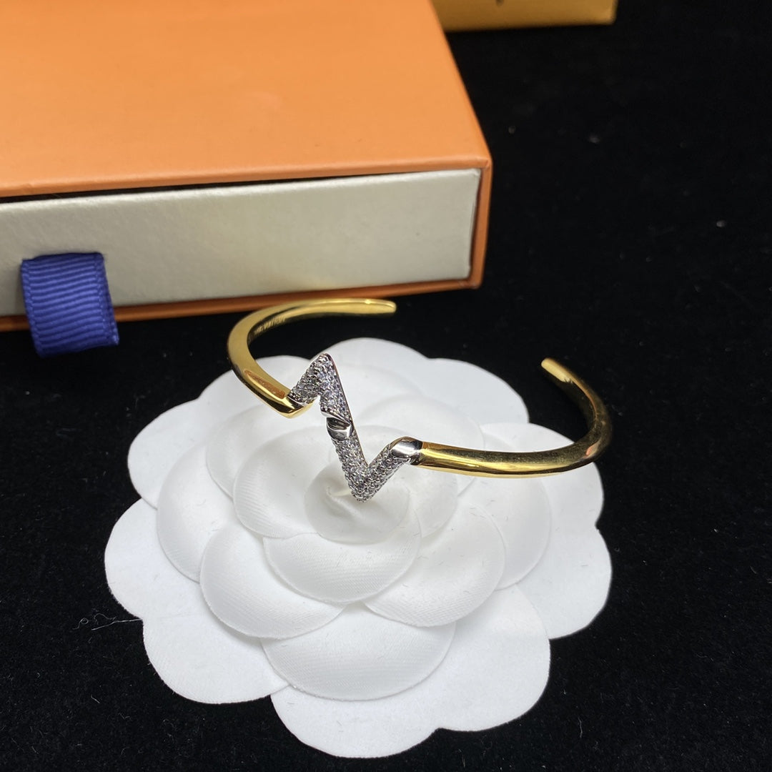 [⭐Veyra]VOLTE UPSITE DOWN DIAMOND GOLD OPEN BRACELET