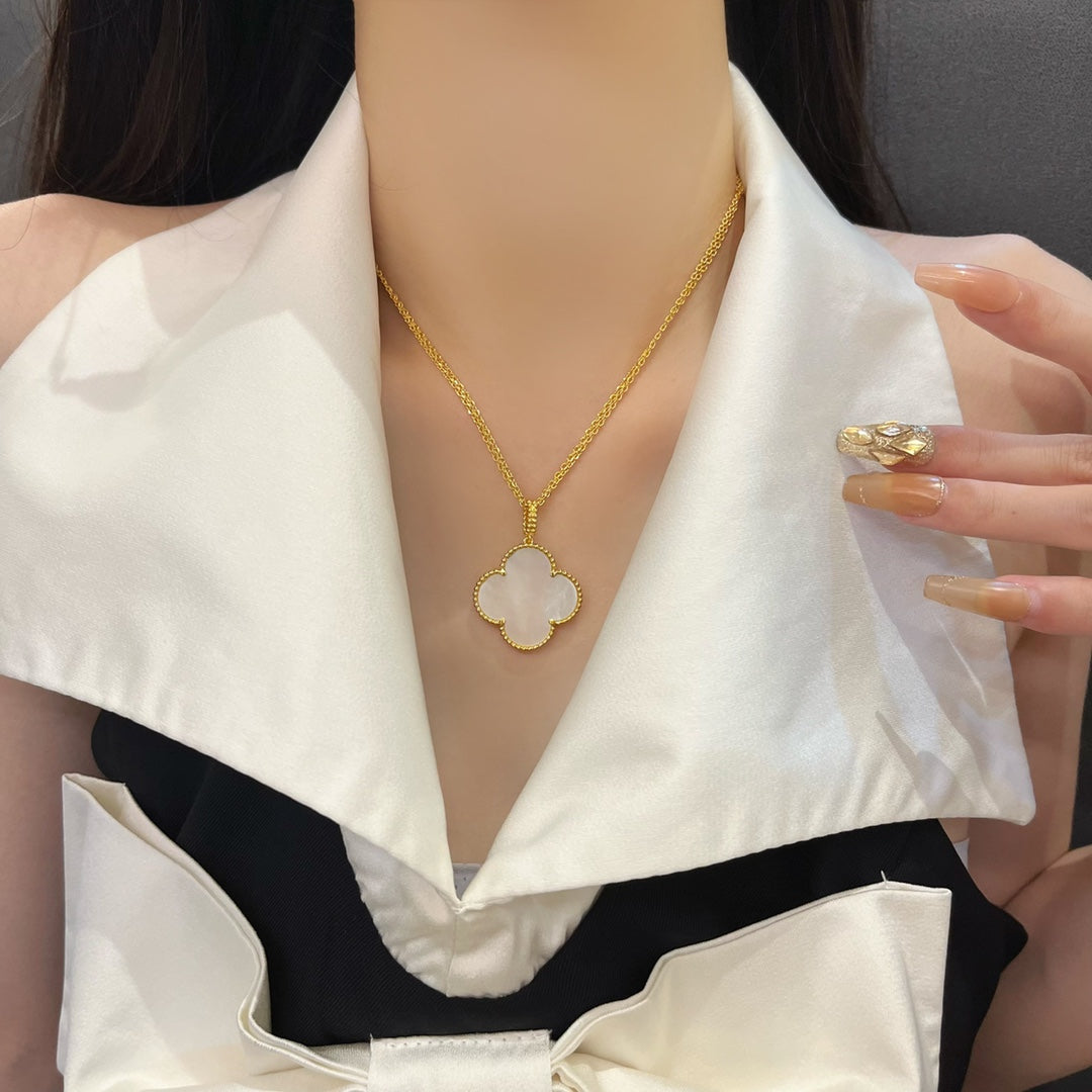 [⭐Veyra]CLOVER 25MM MOP LARGE PENDANT NECKLACE