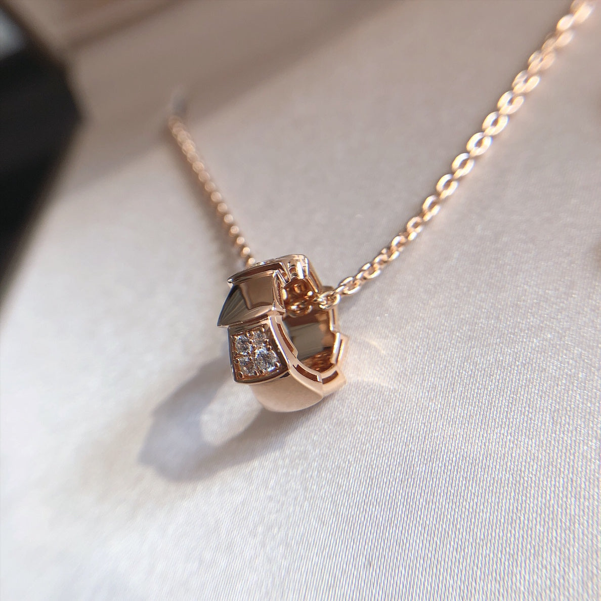 [⭐Veyra]SERPENTI PEDANT DIAMOND PINK GOLD NECKLACE