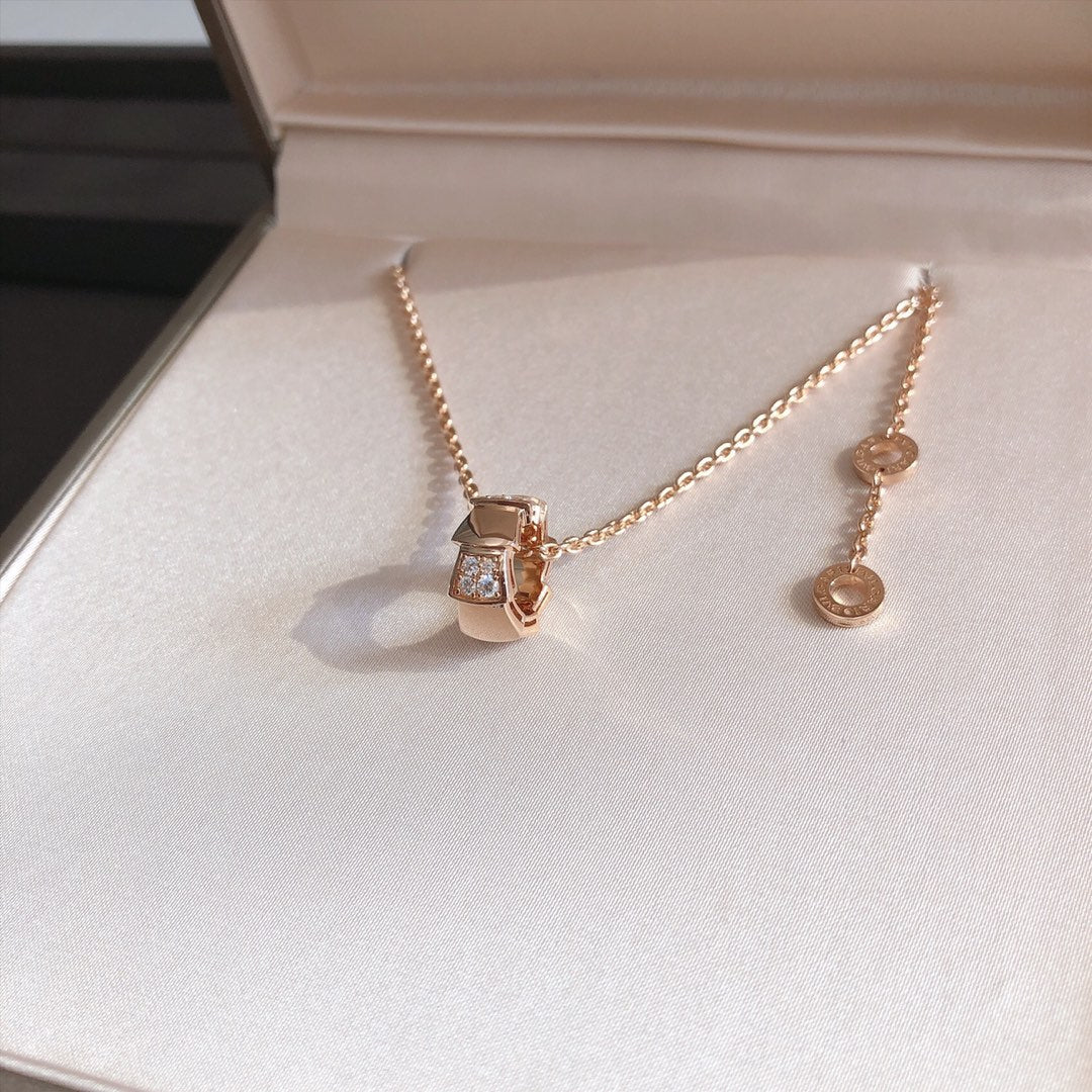 [⭐Veyra]SERPENTI PEDANT DIAMOND PINK GOLD NECKLACE