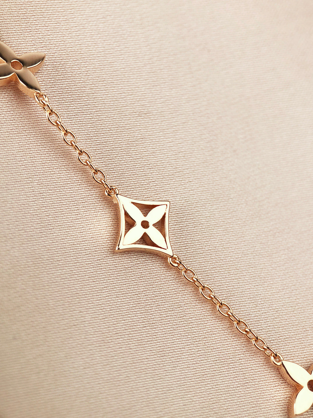 [⭐Veyra]STAR AND SUN 7 MOTIFS GOLD BRACELET