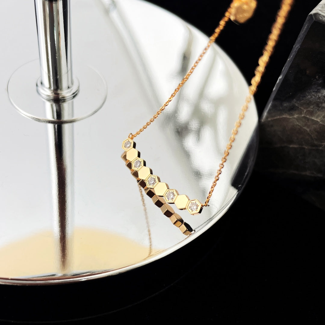 [⭐Veyra]BEE MY LOVE DIAMOND NECKLACE