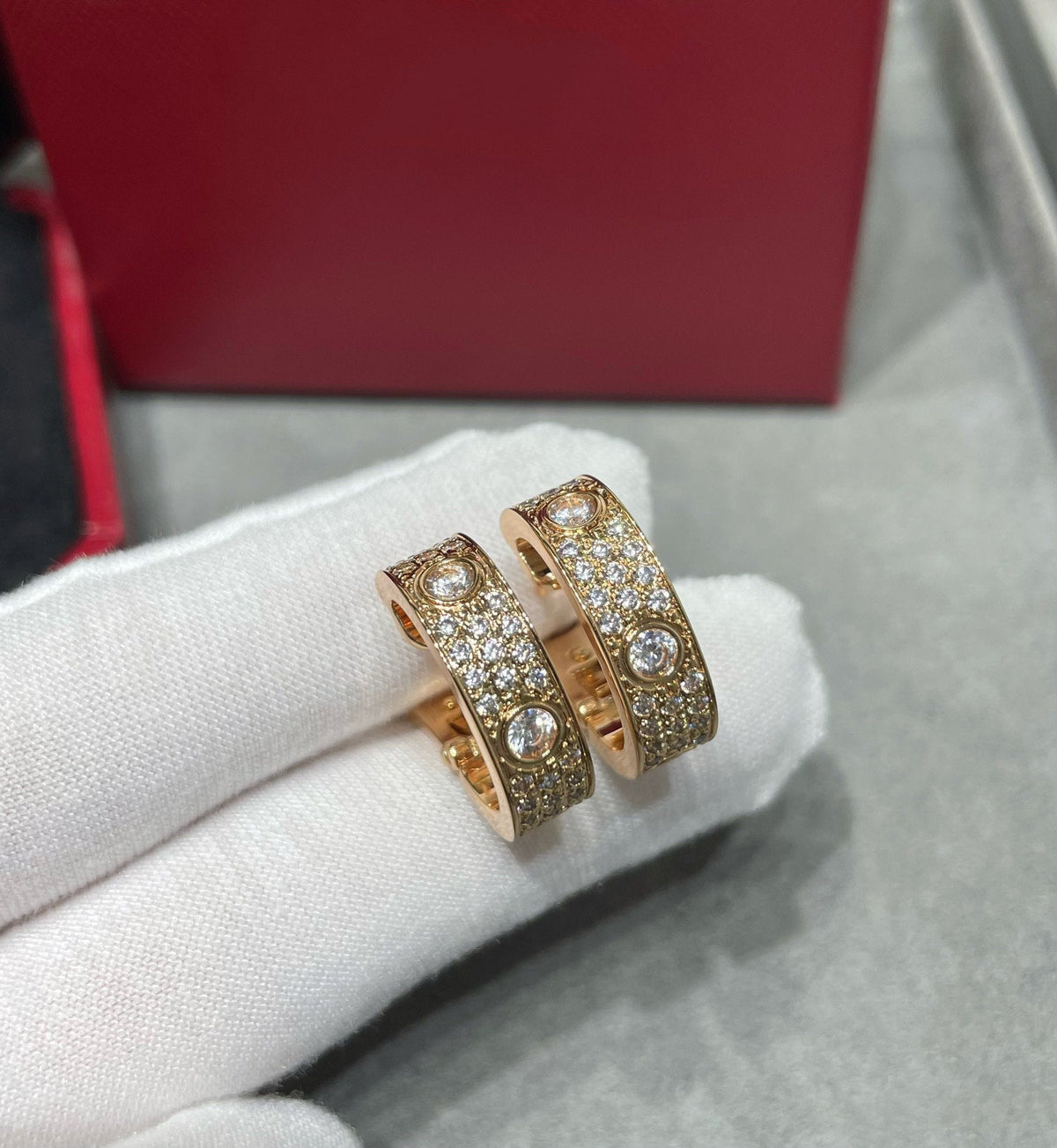 [⭐Veyra]LOVE 5.5MM DIAMOND PAVED EARRINGS