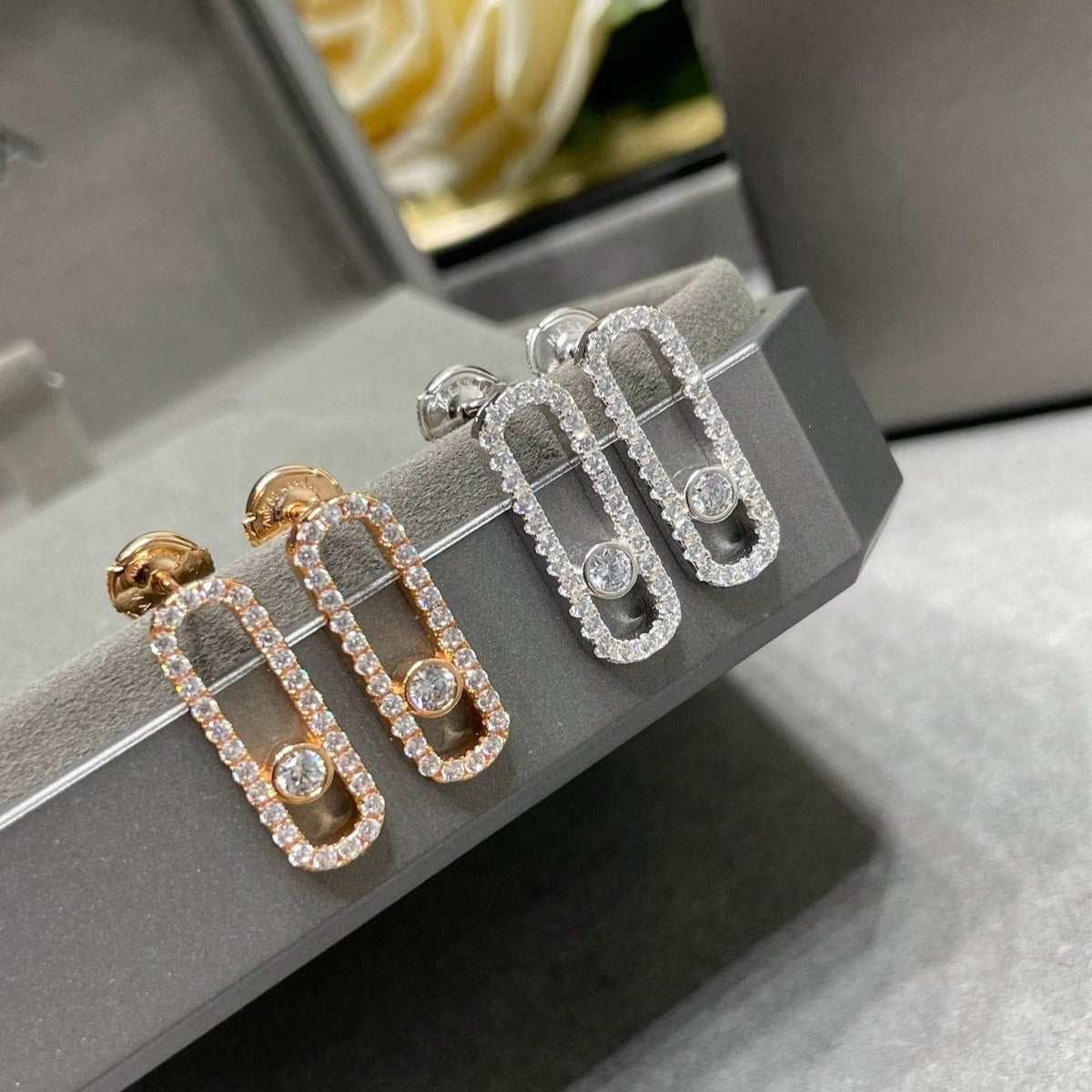 [⭐Veyra]MOVE UNO STUD DIAMOND PAVED EARRINGS