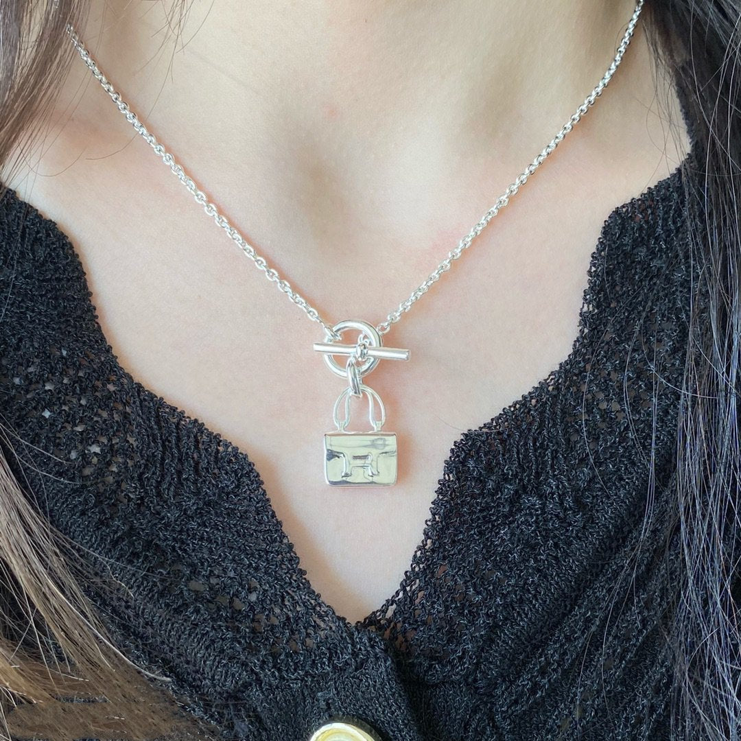 [⭐Veyra]CONSTANCE PEDANT SILVER NECKLACE