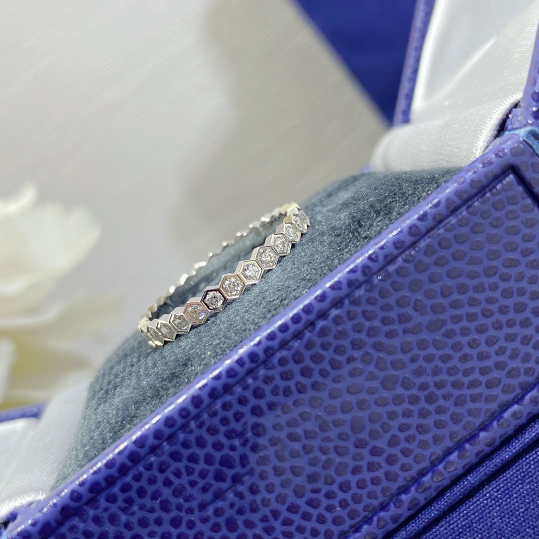 [⭐Veyra]BEE LOVE DIAMOND PAVED SMALL RING
