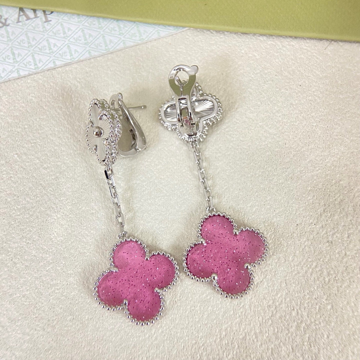[⭐Veyra]2026 NEW CLOVER 2 MOTIF  BUBBLE PINK ENAMEL