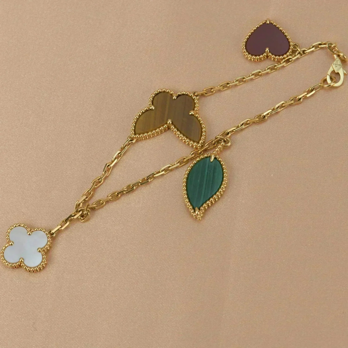 [⭐Veyra]LUCKY SPRING 5 MOTIF GOLD BRACELET