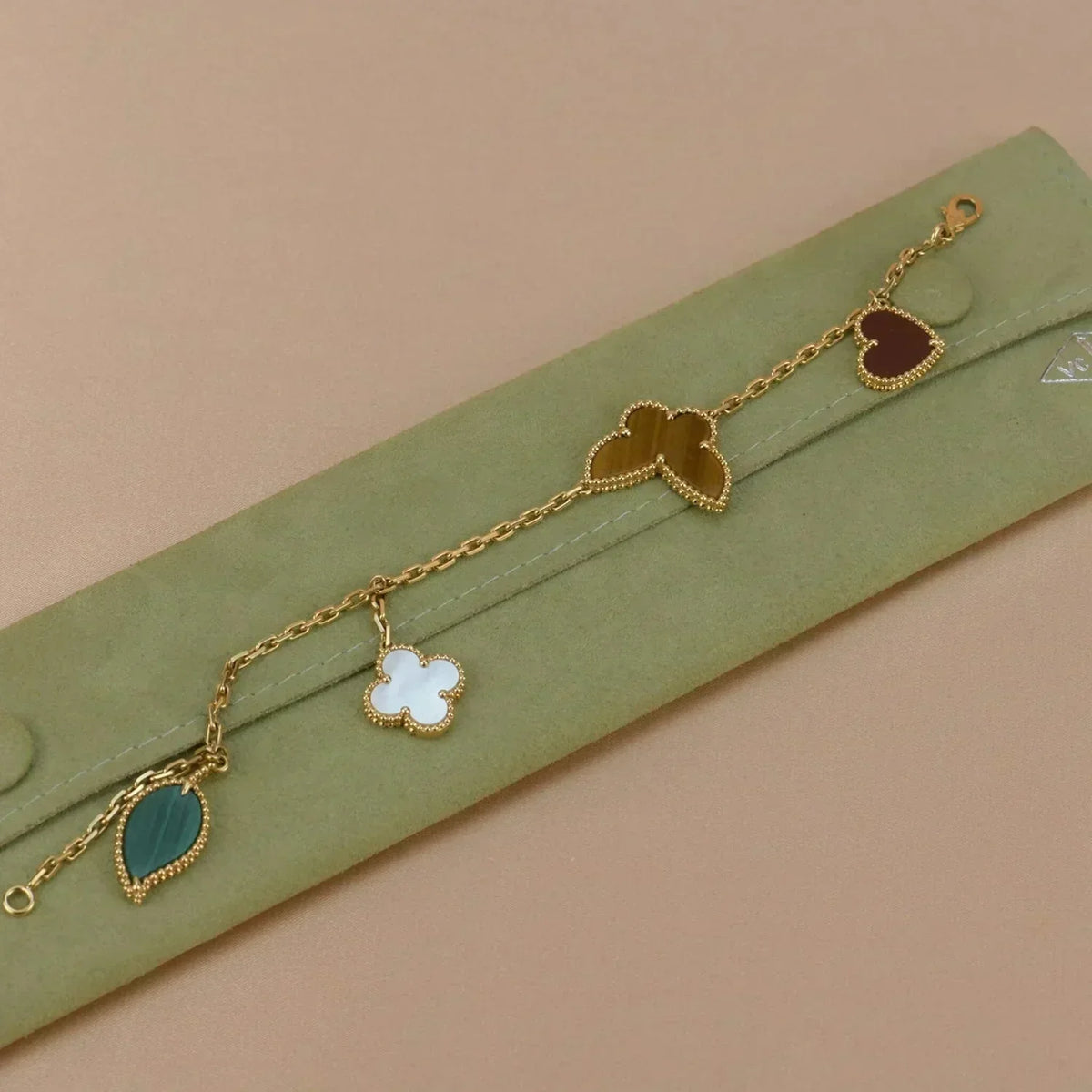 [⭐Veyra]LUCKY SPRING 5 MOTIF GOLD BRACELET