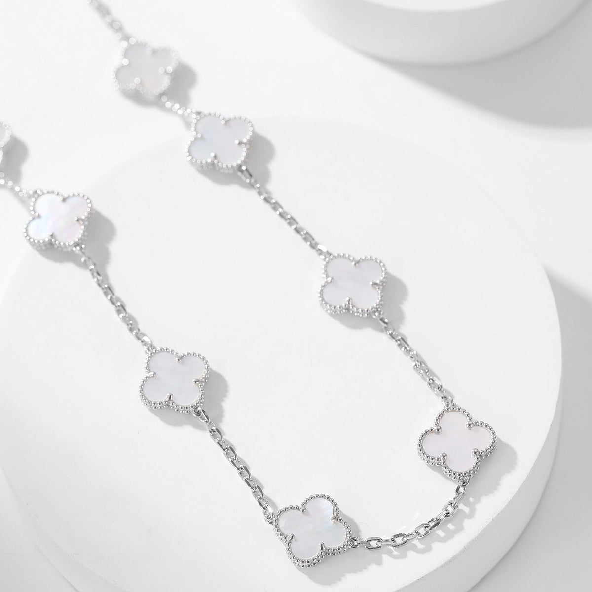[⭐Veyra]CLOVER 10 MOTIFS WHITE MOTHER OF PEARL NECKLACE