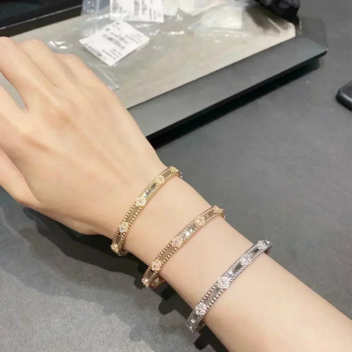 [⭐Veyra]CLOVER BRACELET 4MM DIAMONDS