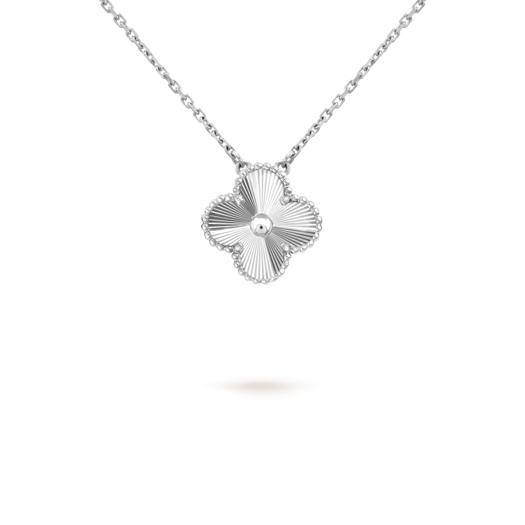 [⭐Veyra]CLOVER 15MM LASER NECKLACE SILVER