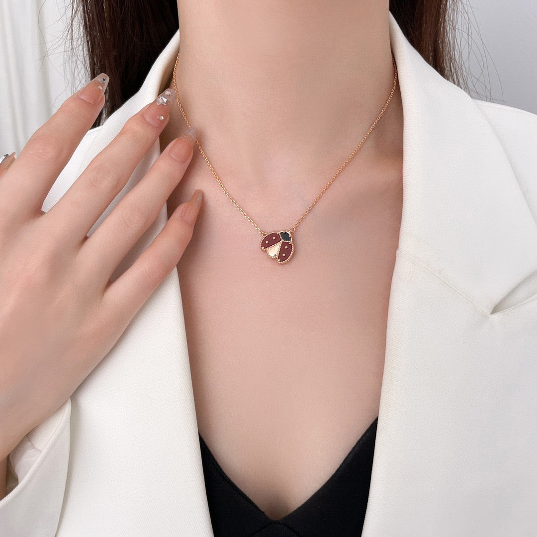 [⭐Veyra]LUCKY  CARNELIANS LADYBUG NECKLACE