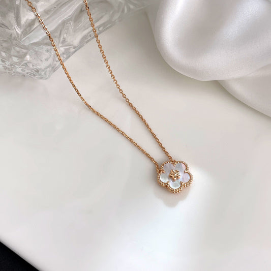 [⭐Veyra]LUCKY  WHITE MOP  PLUM BLOSSOM NECKLACE