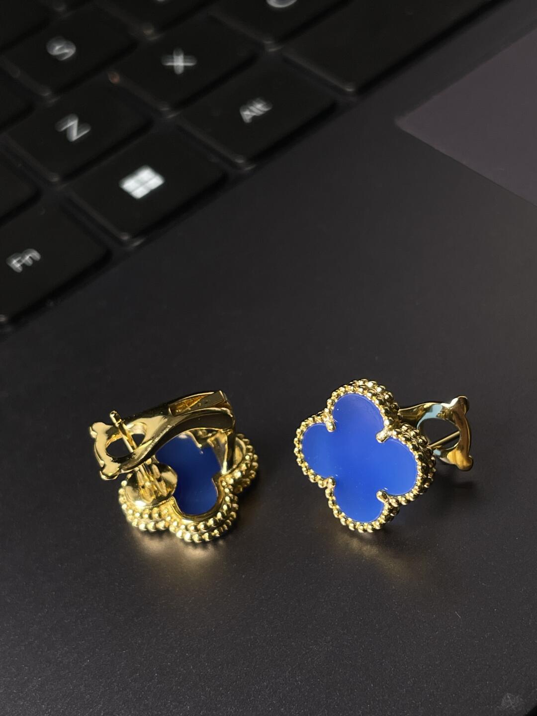 [⭐Veyra] CLOVER LARGE (20mm) 1 MOTIFS BLUE MOP STUD EARRINGS