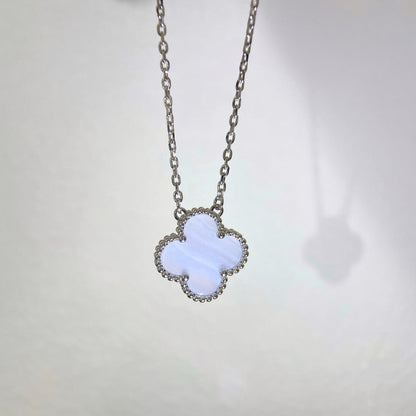 [⭐Veyra]CLOVER 15MM BLUE CHALCEDONY NECKLACE SILVER