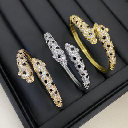 [⭐Veyra]PANTHERE DOUBLE HEADED HALF DIAMOND OPEN BRACELET