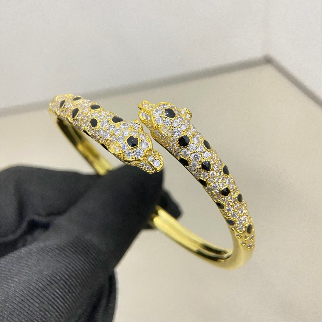 [⭐Veyra]PANTHERE DOUBLE HEADED HALF DIAMOND OPEN BRACELET