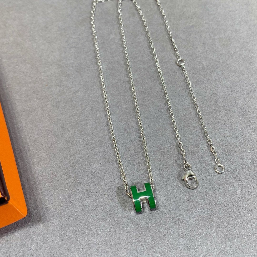 [⭐Veyra]POP H GREEN NECKLACE SILVER AND GOLD