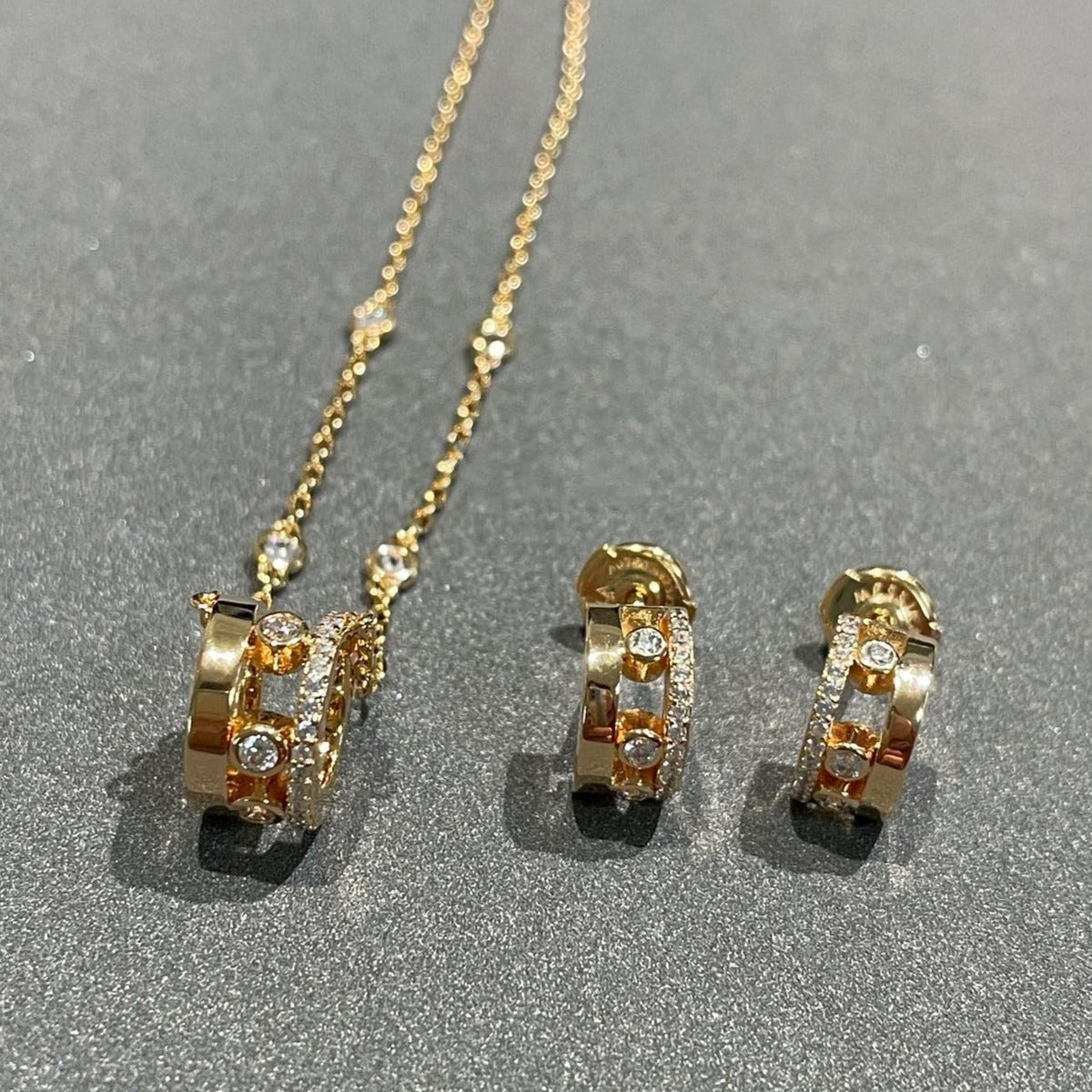 [⭐Veyra]CHAIN MOVE ROMANE PEDAND NECKLACE