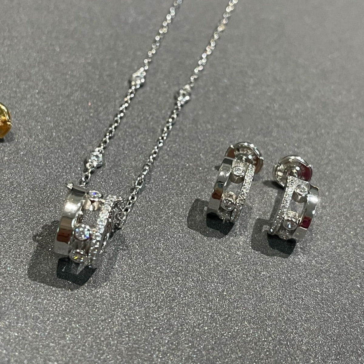 [⭐Veyra]CHAIN MOVE ROMANE PEDAND NECKLACE