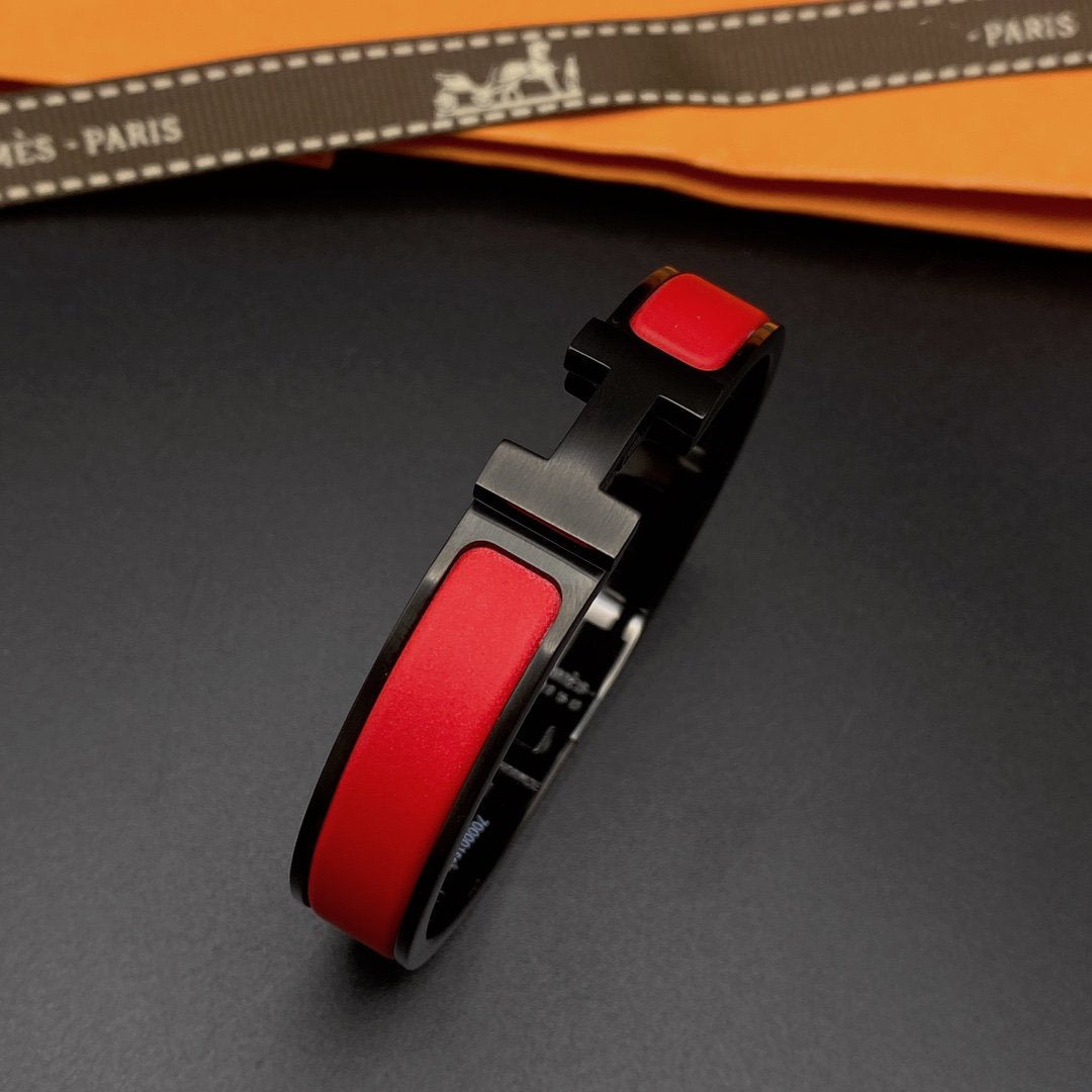 [⭐Veyra]CLIC HM SO BLACK RED BRACELET