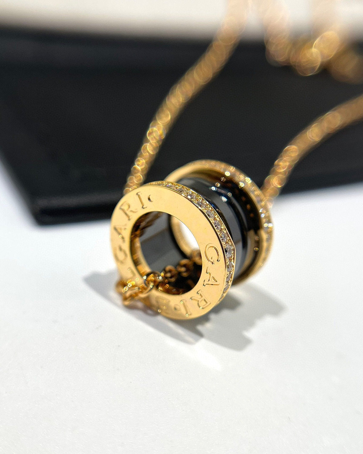 [⭐Veyra]ZERO 1 BLACK CERAMIC DIAMOND PINK GOLD NECKLACE